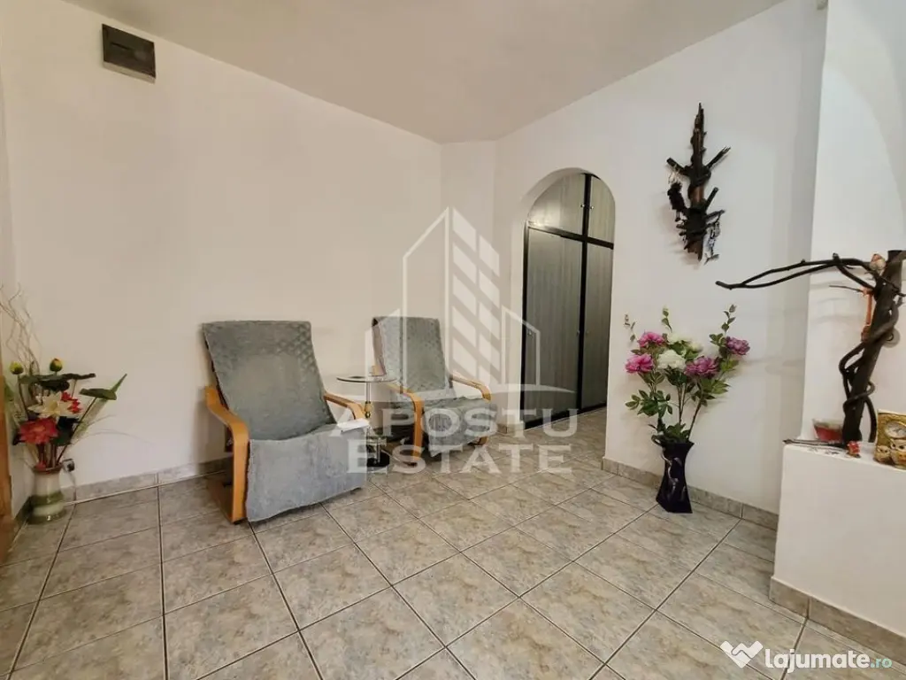 Apartament cu 3 camere, etaj intermediar, centrala propri... 