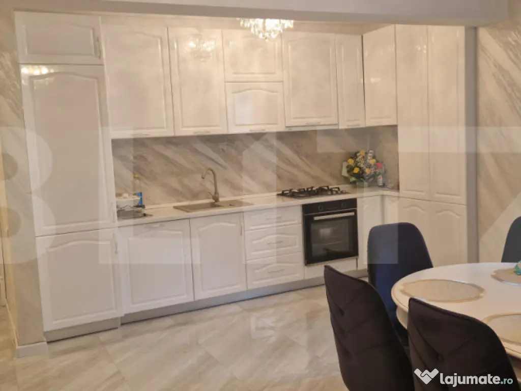 Apartament 3 camere, 80 mp, ultrafinisat, cu parcare subtera