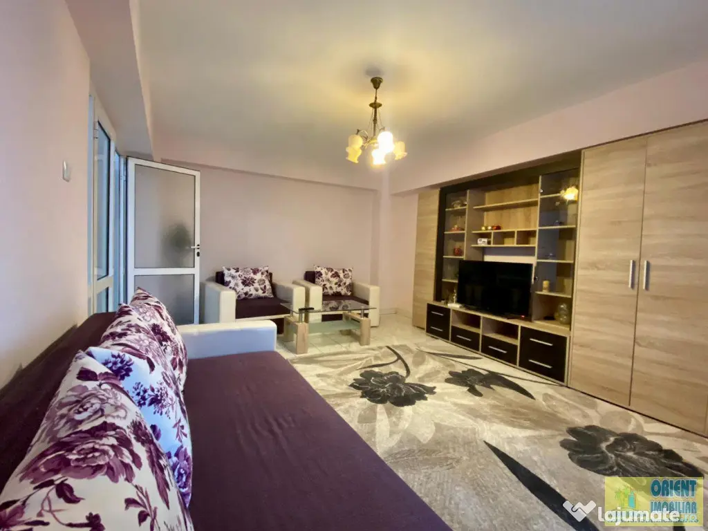 Capitol, bd. Mamaia, 2 camere, gaze, mobilat, Constanta