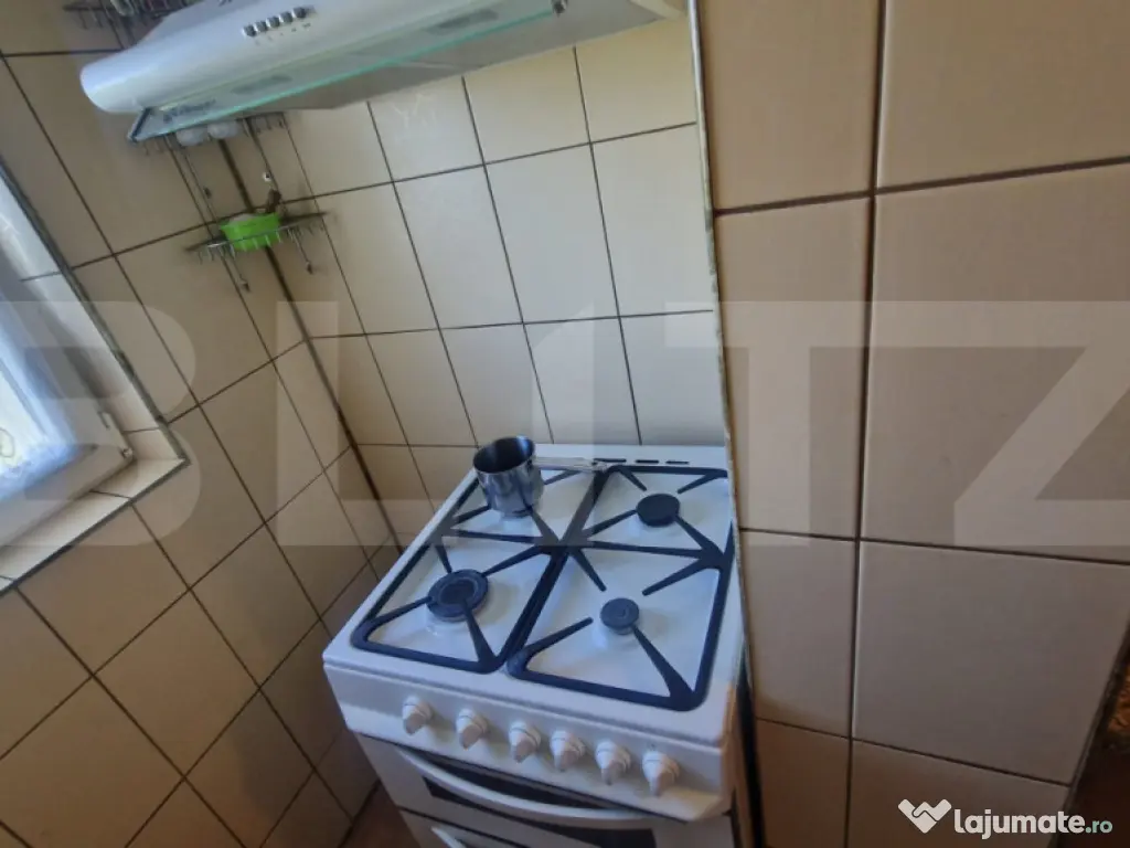 Garsoniera mobilata, etaj intermediar, parcare, beci luminoa