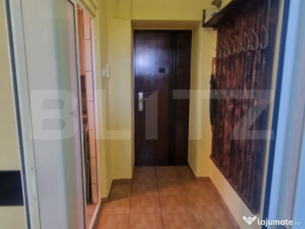 Garsoniera mobilata, etaj intermediar, parcare, beci luminoa