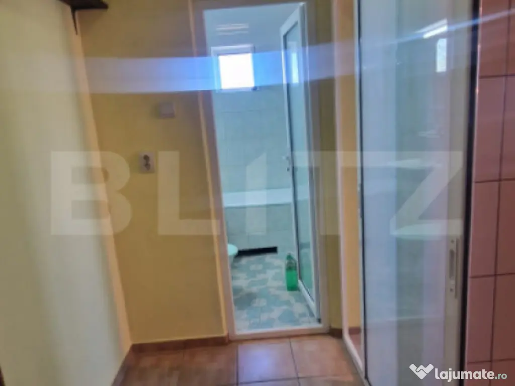 Garsoniera mobilata, etaj intermediar, parcare, beci luminoa