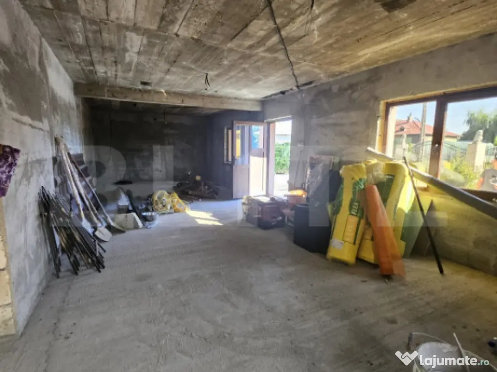 Casă la roșu, de vanzare, 250 mp, zona Slobozia Moara