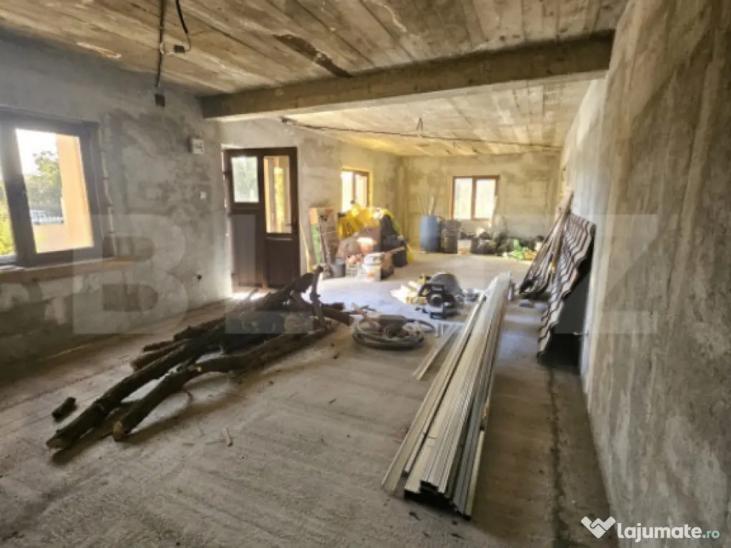 Casă la roșu, de vanzare, 250 mp, zona Slobozia Moara