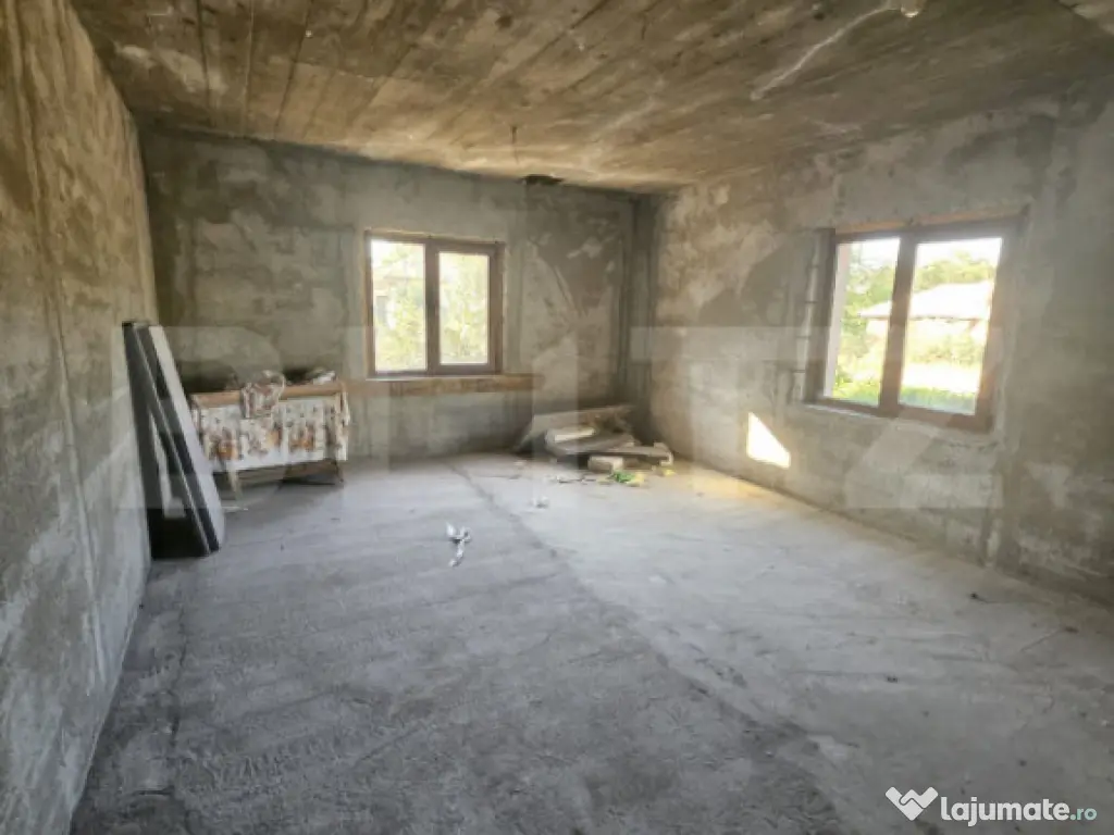 Casă la roșu, de vanzare, 250 mp, zona Slobozia Moara