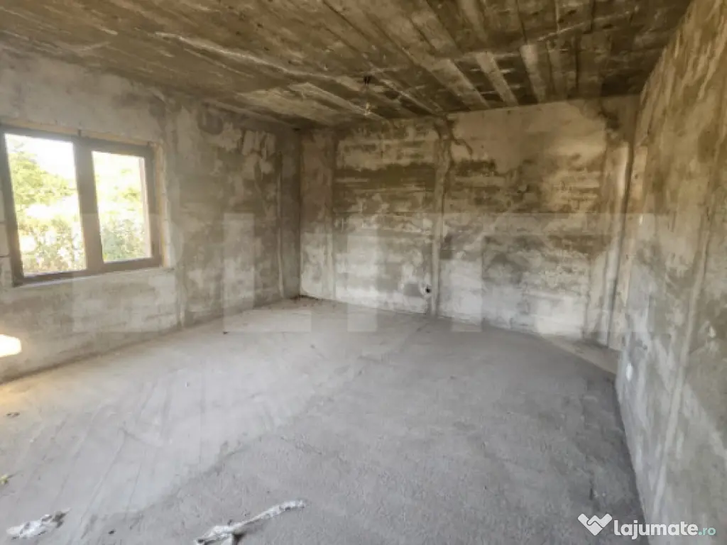 Casă la roșu, de vanzare, 250 mp, zona Slobozia Moara