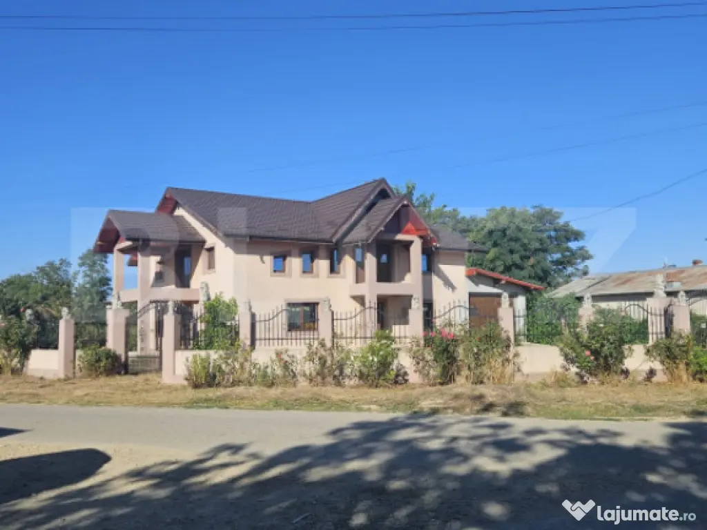 Casă la roșu, de vanzare, 250 mp, zona Slobozia Moara