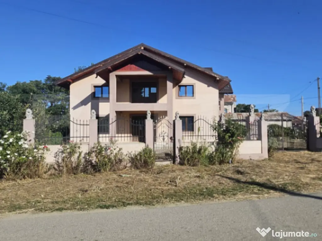 Casă la roșu, de vanzare, 250 mp, zona Slobozia Moara