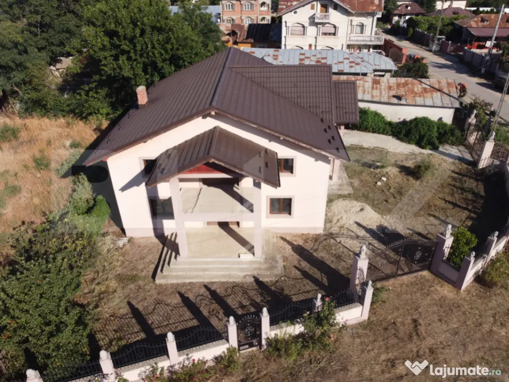 Casă la roșu, de vanzare, 250 mp, zona Slobozia Moara