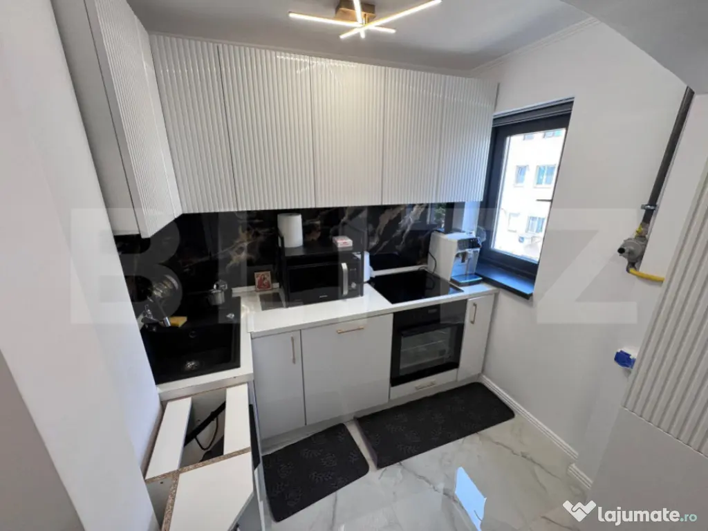 Apartament de vanzare, cu 2 camere, zona Micro 6