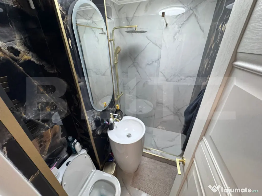 Apartament de vanzare, cu 2 camere, zona Micro 6