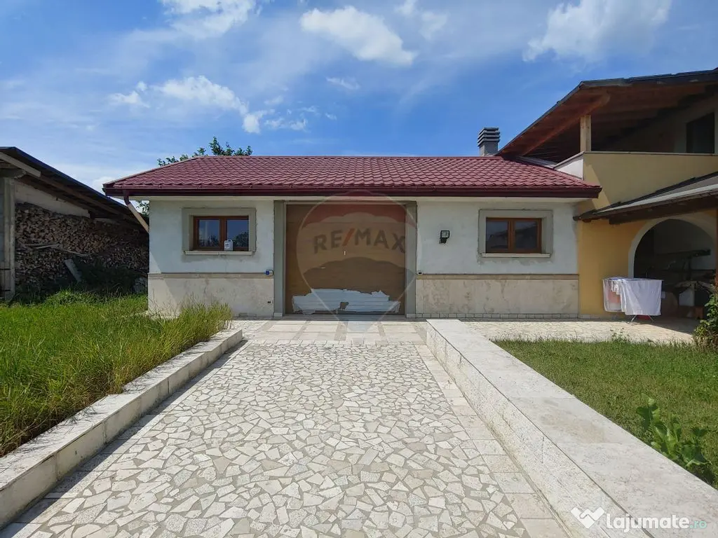 Casă / Vilă de lux cu 5 camere de vânzare în Vadu Mol... 