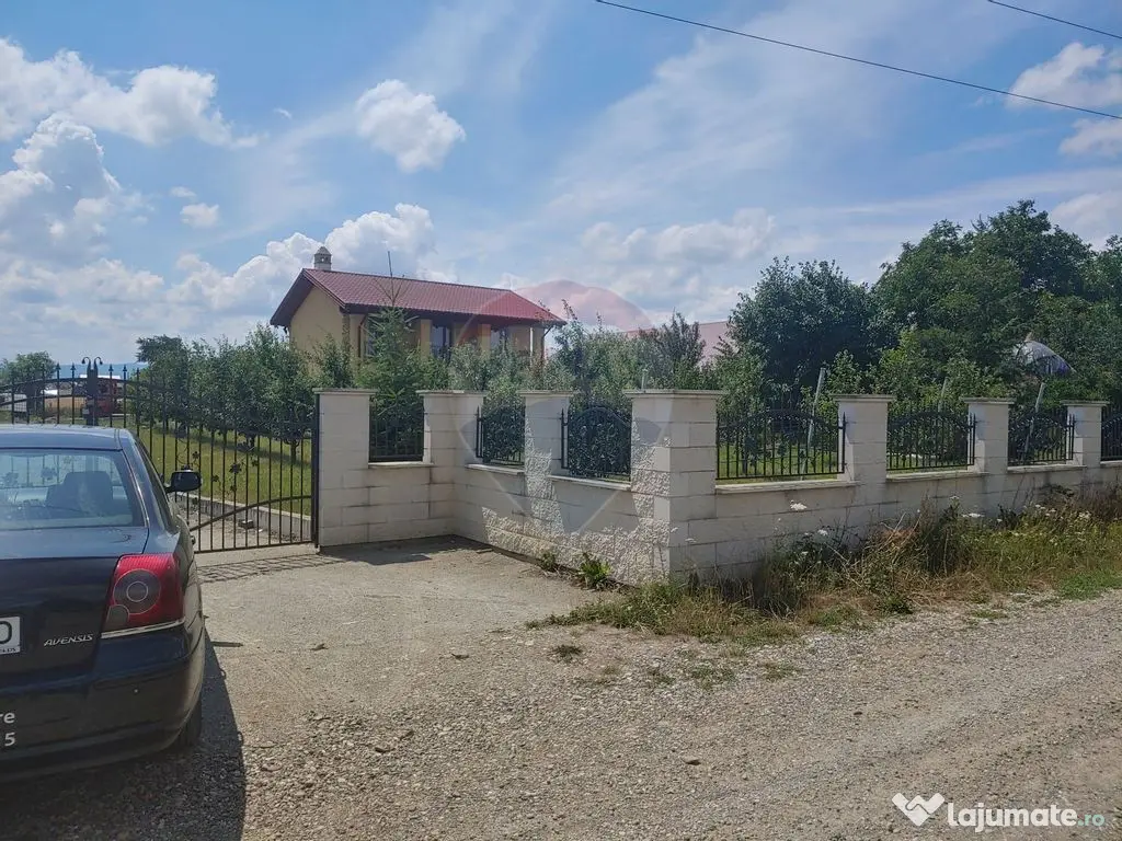 Casă / Vilă de lux cu 5 camere de vânzare în Vadu Mol... 