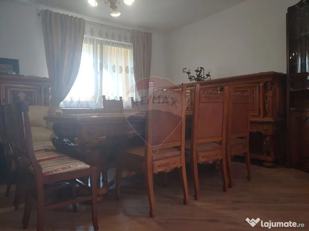 Casă / Vilă de lux cu 5 camere de vânzare în Vadu Mol... 