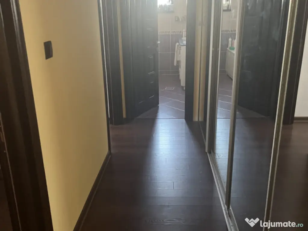 Apartament 3 camere și garaj ultracentral 