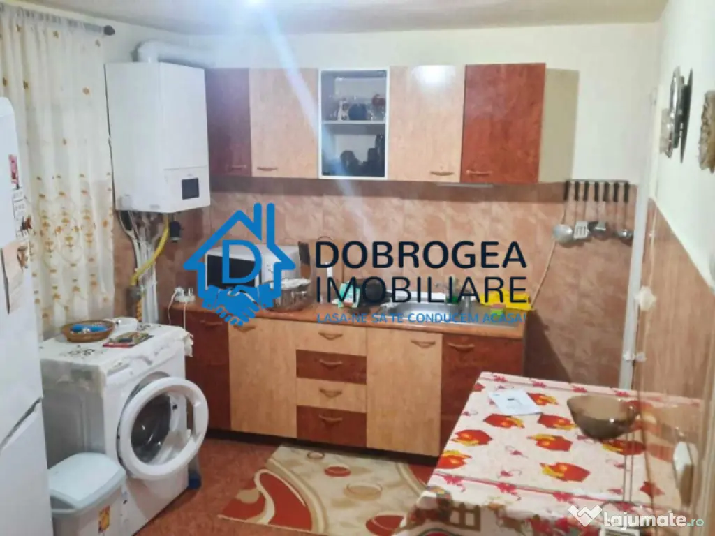 ZONA PACII- CASA 3 CAMERE ,TEREN 173 MP ,CENTRALA GAZ, MOBI