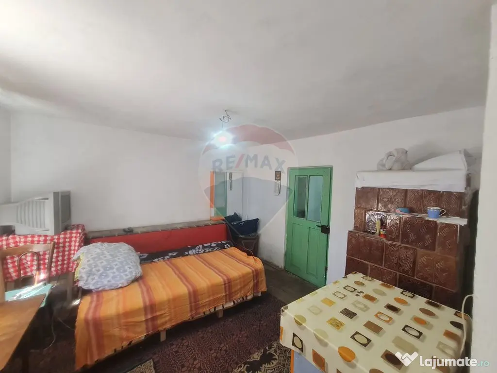 Casă cu 4 camere de vânzare in Jaristea