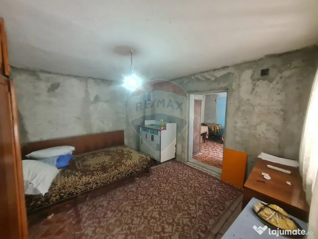 Casă cu 4 camere de vânzare in Jaristea