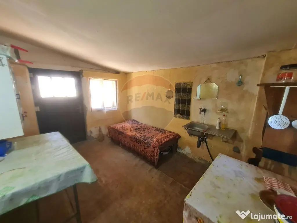 Casă cu 4 camere de vânzare in Jaristea