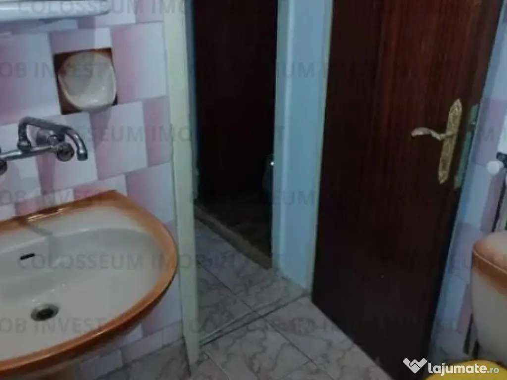 Apartament 4 camere, semidecomandat - zona Tractorul