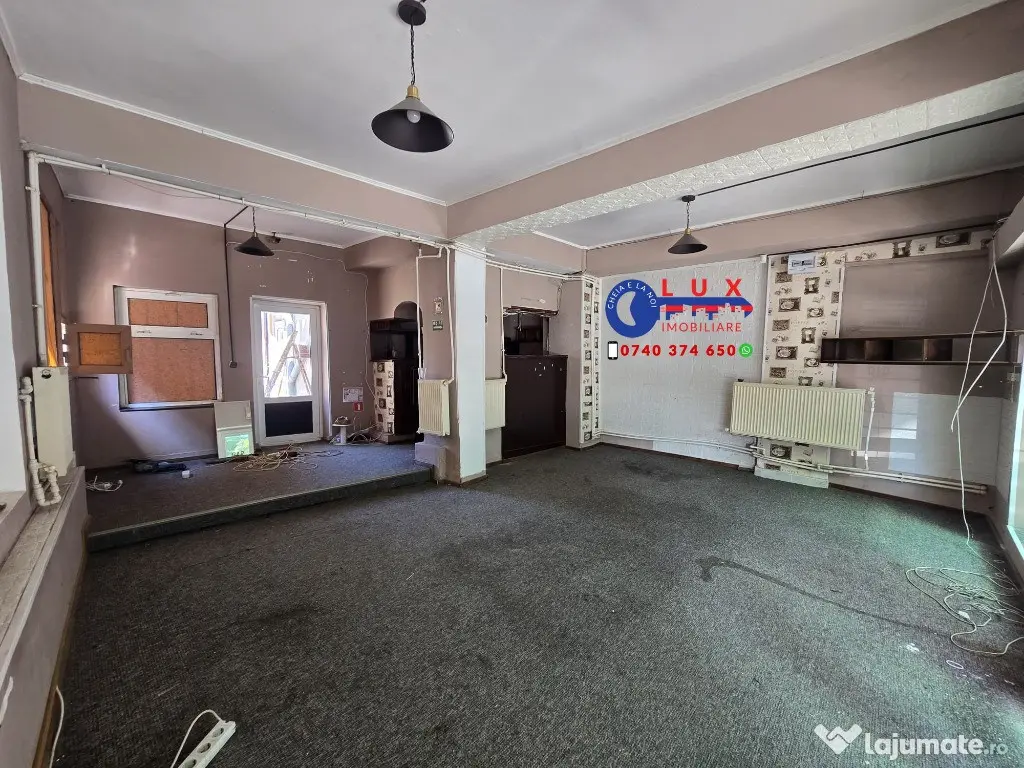 ID 6146 – DE VÂNZARE 3 spații comerciale și teren 