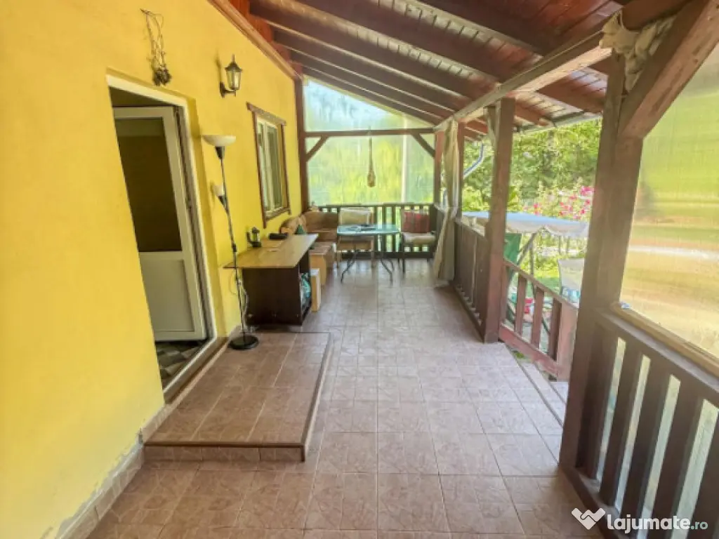 Casa de vacanta sau rezidenta in Adunati, buget redus 