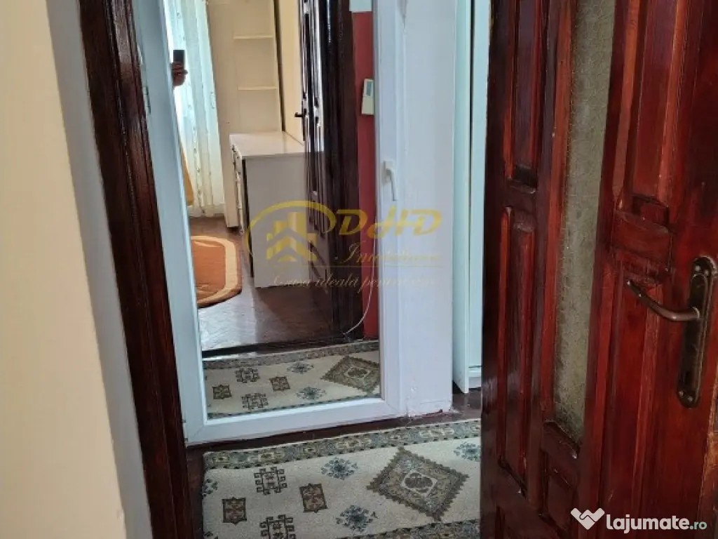 Apartament 3 camere decomandat in zona Canta 