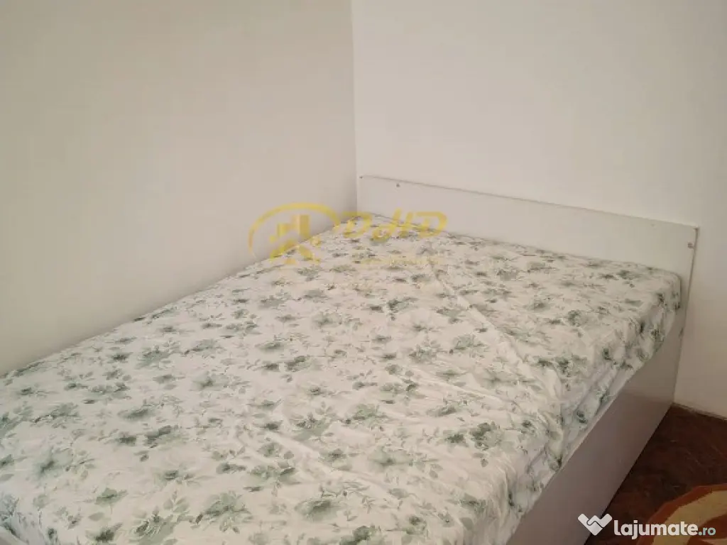 Apartament 3 camere decomandat in zona Canta 