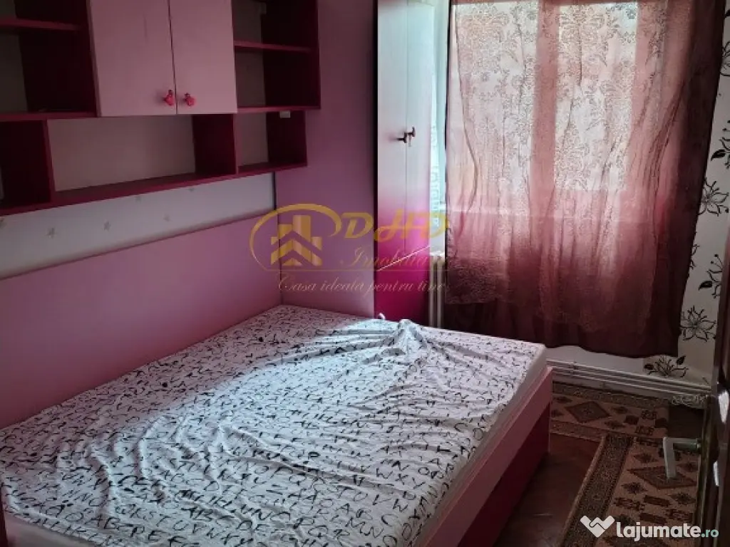 Apartament 3 camere decomandat in zona Canta 