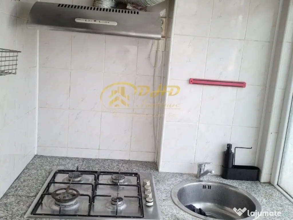 Apartament 3 camere decomandat in zona Canta 