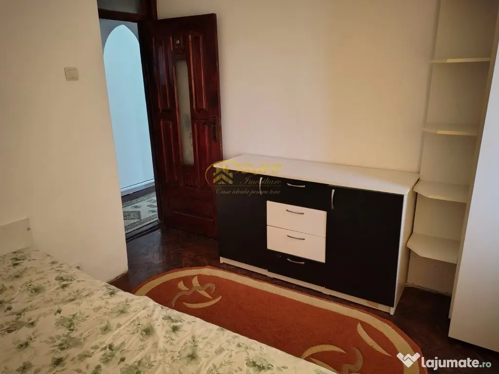 Apartament 3 camere decomandat in zona Canta 