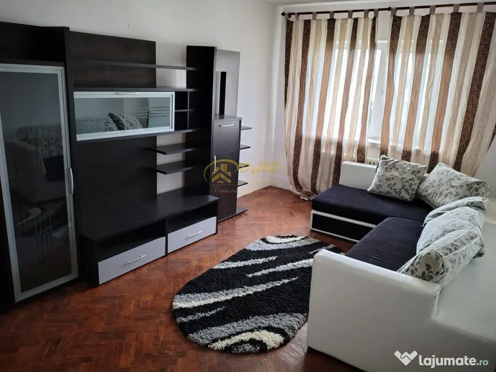 Apartament 3 camere decomandat in zona Canta 