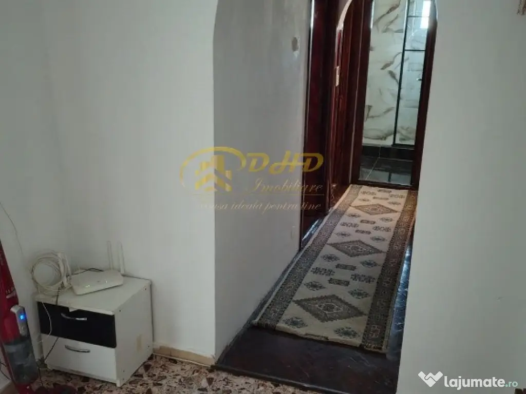 Apartament 3 camere decomandat in zona Canta 