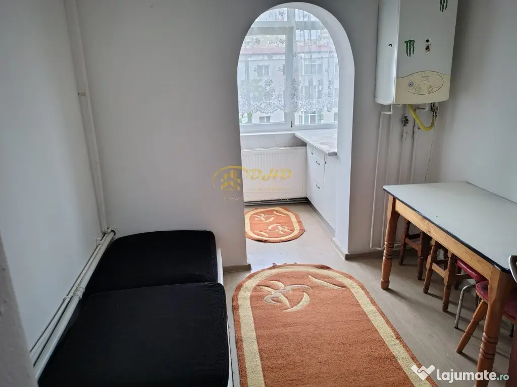 Apartament 3 camere decomandat in zona Canta 