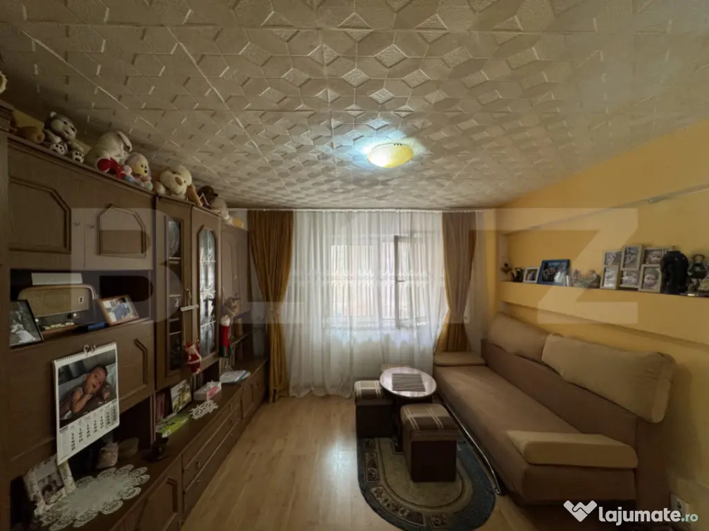 Apartament cu 3 camere, 45 mp, zona 23 August