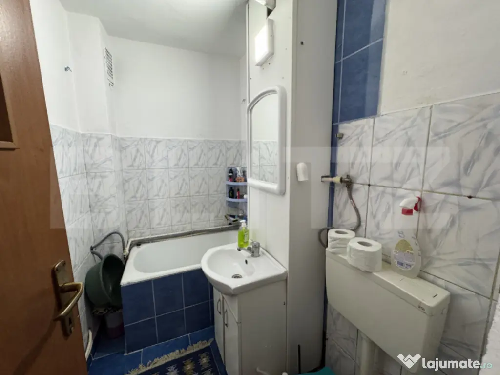 Apartament cu 3 camere, 45 mp, zona 23 August
