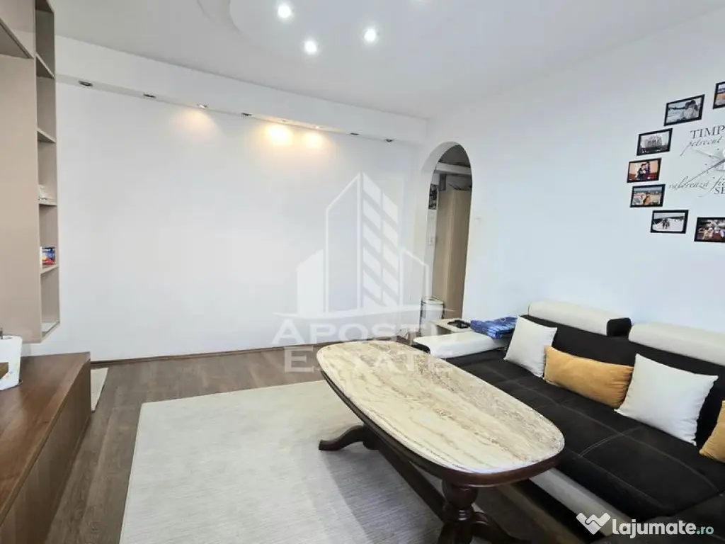 Apartament cu 4 camere, etaj intermediar, zona Dacia 