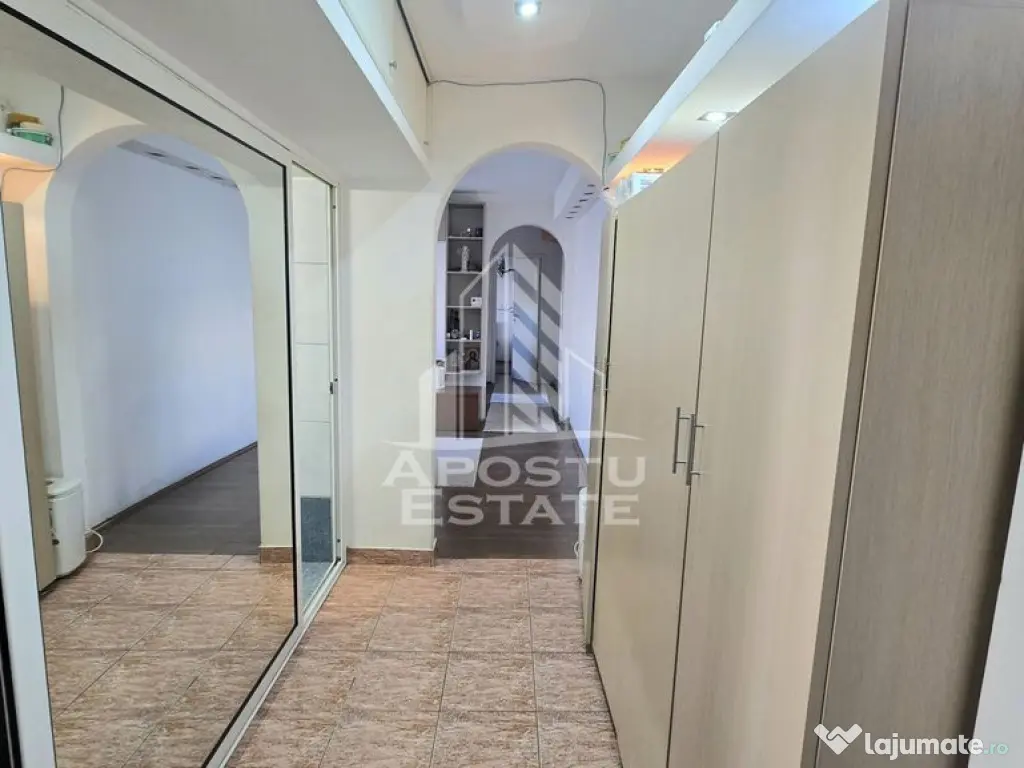 Apartament cu 4 camere, etaj intermediar, zona Dacia 