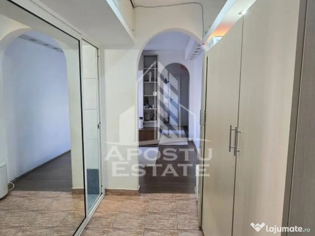 Apartament cu 4 camere, etaj intermediar, zona Dacia 