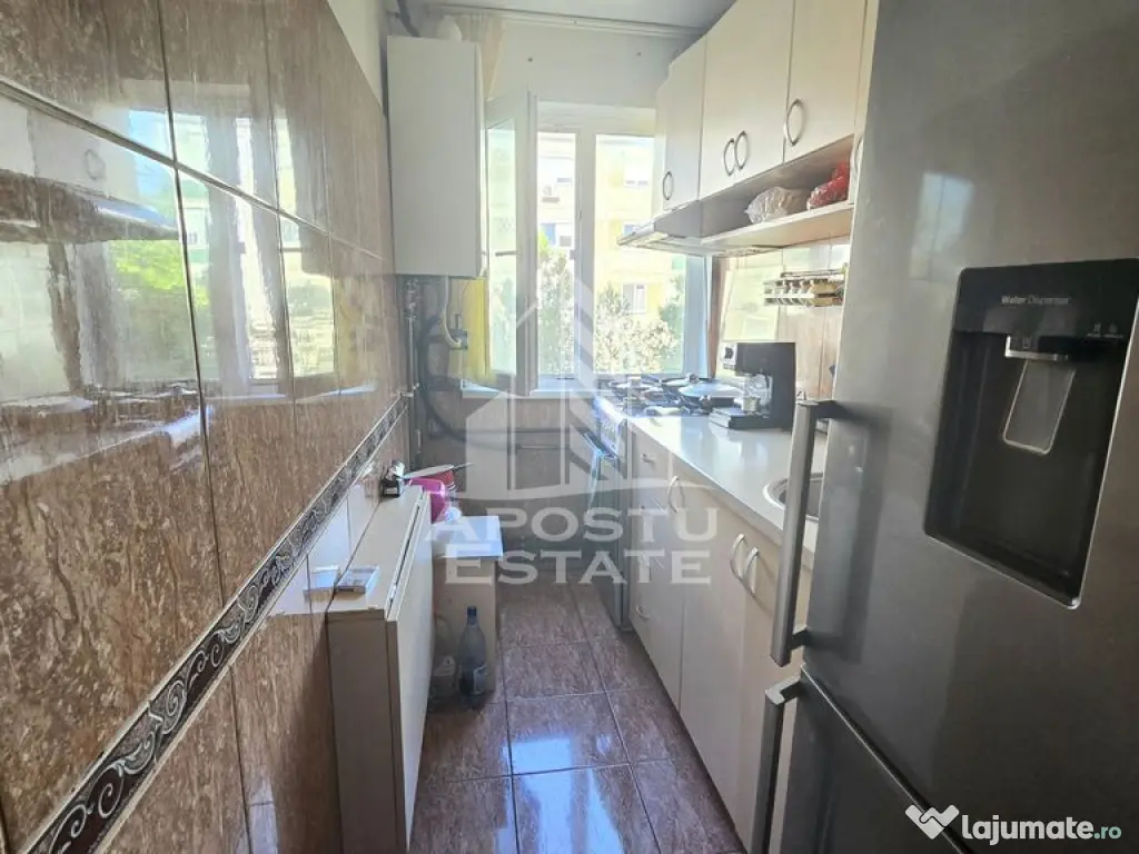 Apartament cu 4 camere, etaj intermediar, zona Dacia 