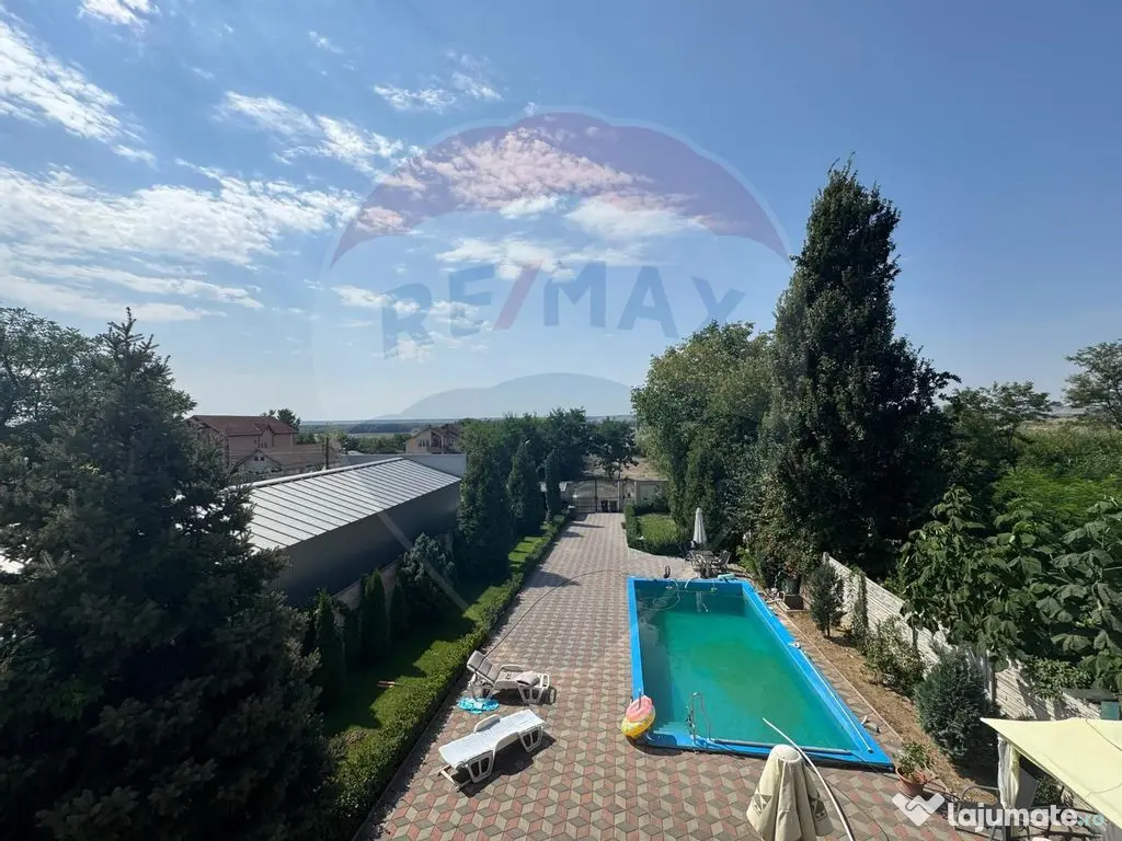 Casă / Vilă cu 6 camere de vânzare 