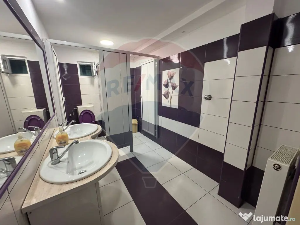 Spațiu comercial de 900mp de vânzare în zona Romanesti 