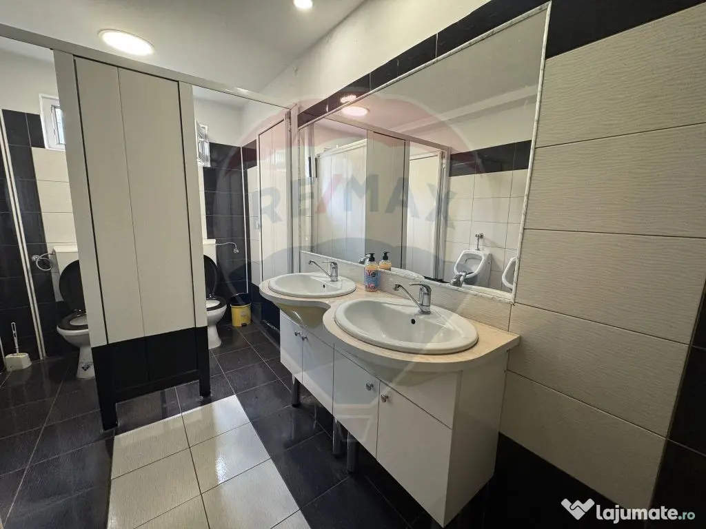 Spațiu comercial de 900mp de vânzare în zona Romanesti 