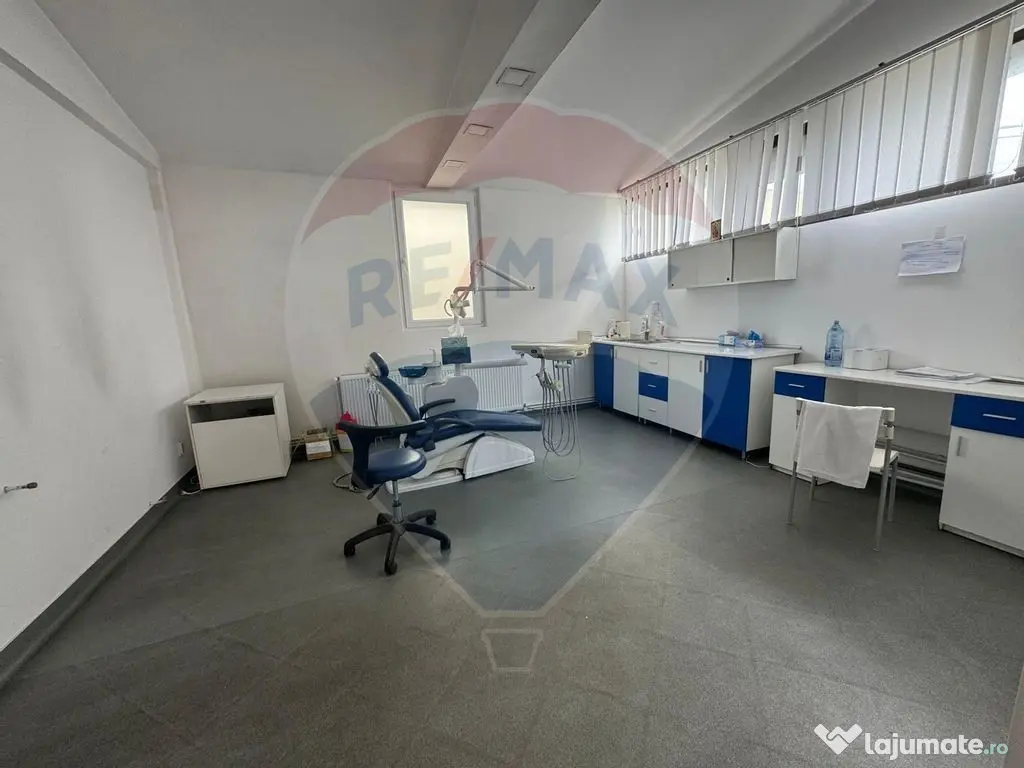 Spațiu comercial de 900mp de vânzare în zona Romanesti 