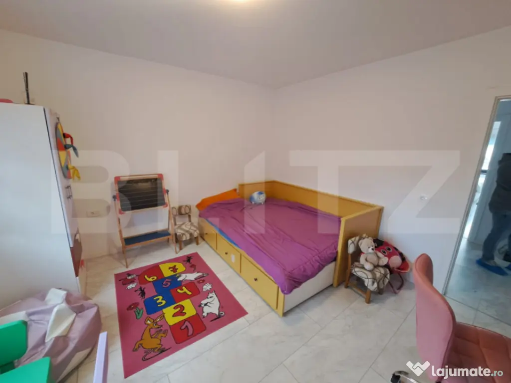 Casa parter cu priveliste spre munte,singur in curte