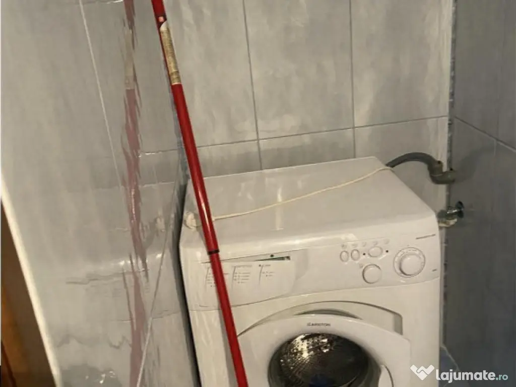 Apartament 4 camere transformat in 3 camere , zona ultracent 