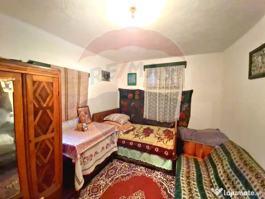 Casă / Vilă cu 4 camere in Scaesti , Teren - 900 mp 