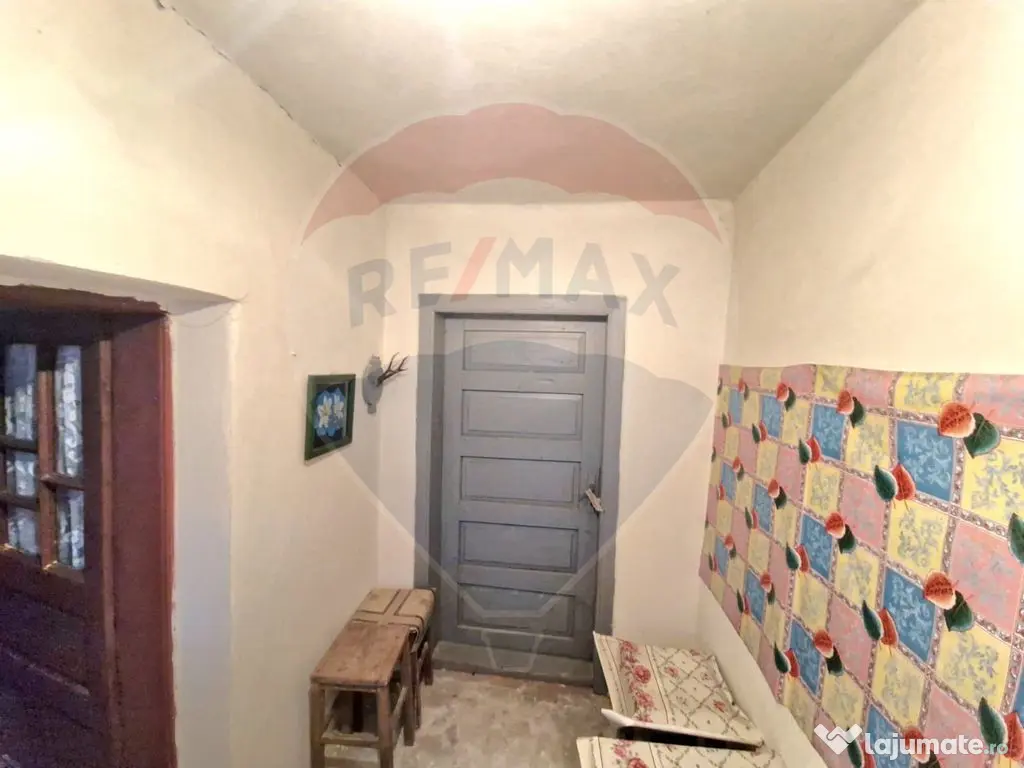 Casă / Vilă cu 4 camere in Scaesti , Teren - 900 mp 