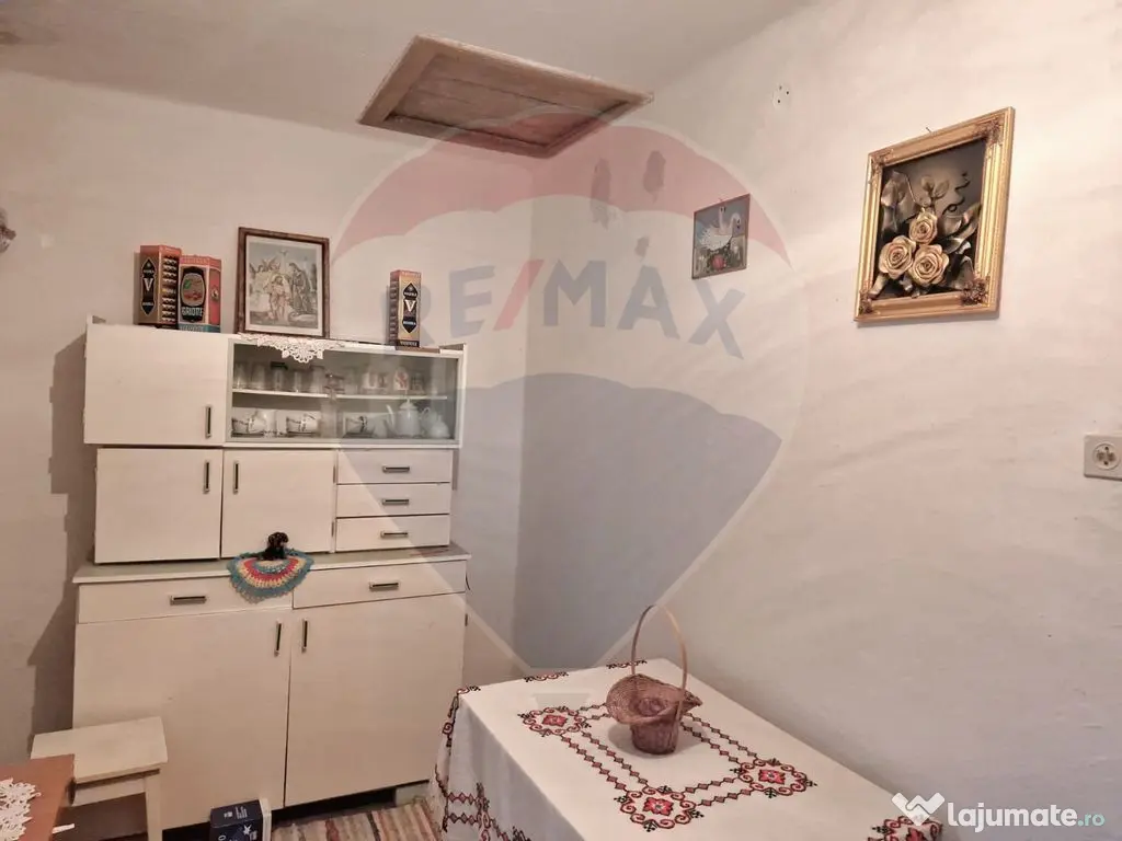 Casă / Vilă cu 4 camere in Scaesti , Teren - 900 mp 