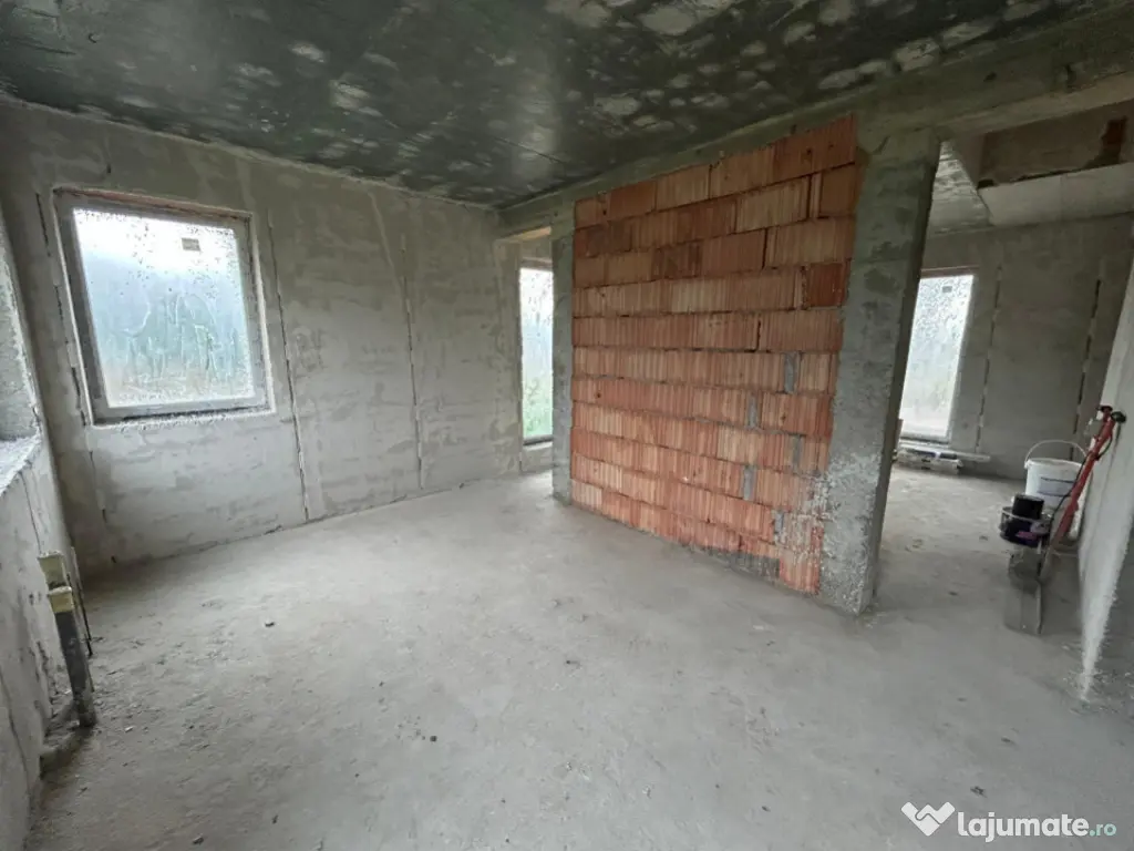 Casa individuala 120mp Teren 360mp Parcare Terasa si Curte 